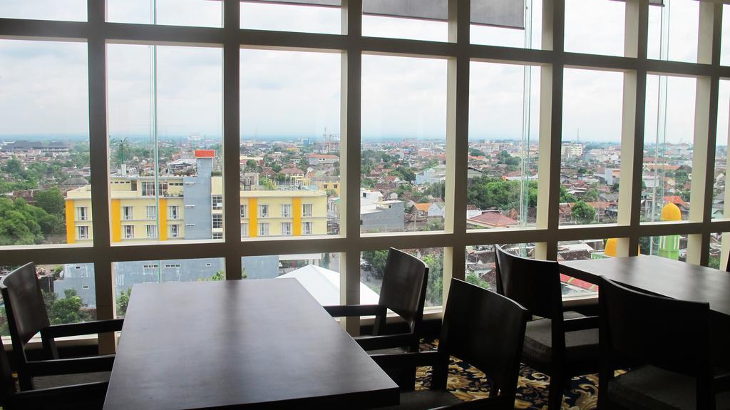 Cavinton Hotel Malioboro Yogyakarta By Tritama Hospitality Exterior photo