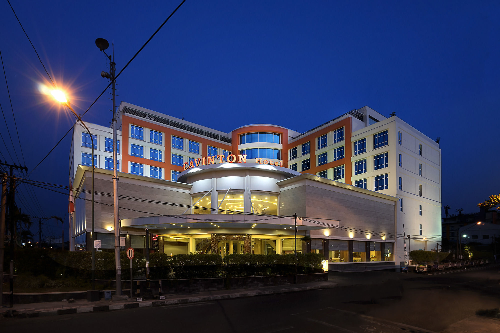 Cavinton Hotel Malioboro Yogyakarta By Tritama Hospitality Exterior photo
